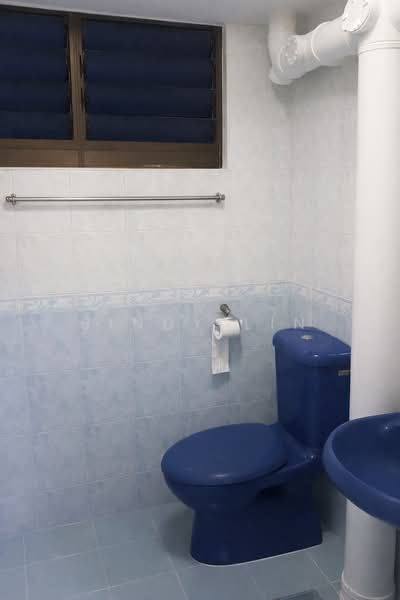 351 Clementi Avenue 2 HDB Flat For Sale at S$ 525,000 | PropertyGuru Singapore - Bathroom
