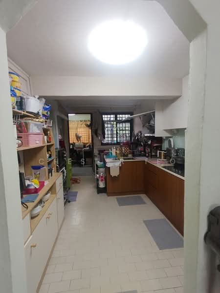 Kim Keat Ave HDB Flat For Sale at S$ 400,000 | PropertyGuru Singapore - Kitchen