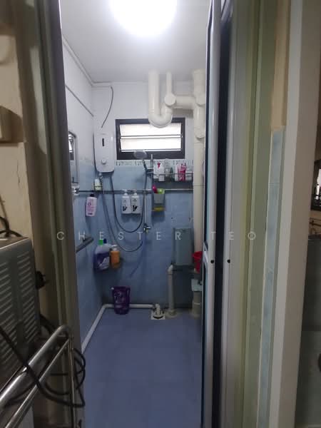 Kim Keat Ave HDB Flat For Sale at S$ 400,000 | PropertyGuru Singapore - Bathroom