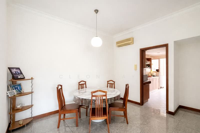 Hillbrooks Condominium For Sale at S$ 1,998,888 | PropertyGuru Singapore - Dining Room
