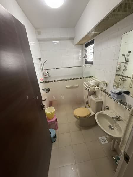 26B Jalan Membina, 26B Jalan Membina, Room Rental, 150 sqft, HDB Flat For Rent, by Logan Ting, 500091764 - Bathroom - PropertyGuru.com.sg