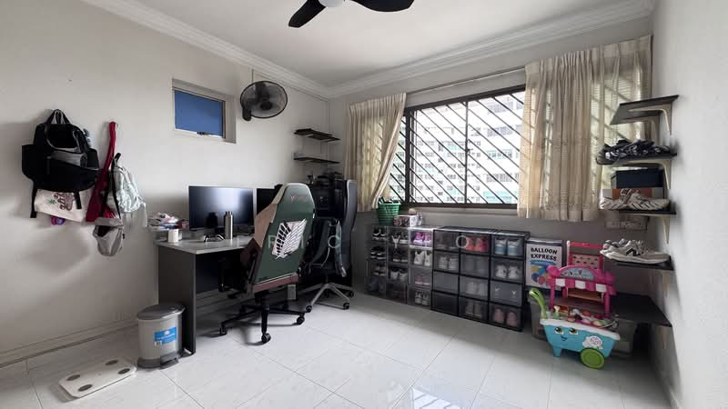 135 Serangoon North Avenue 2 HDB Flat For Sale at S$ 819,000 | PropertyGuru Singapore - Study