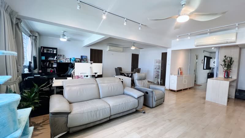 179 Bishan Street 13 HDB Flat For Sale at S$ 1,098,888 | PropertyGuru Singapore - Living Room