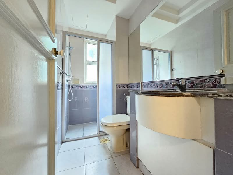 Royal Palm Mansions, 330 Pasir Panjang Road, 4 Bedrooms, 1,227 sqft, Condominium For Rent, by Eric Gan, 500091773 - Bathroom - PropertyGuru.com.sg
