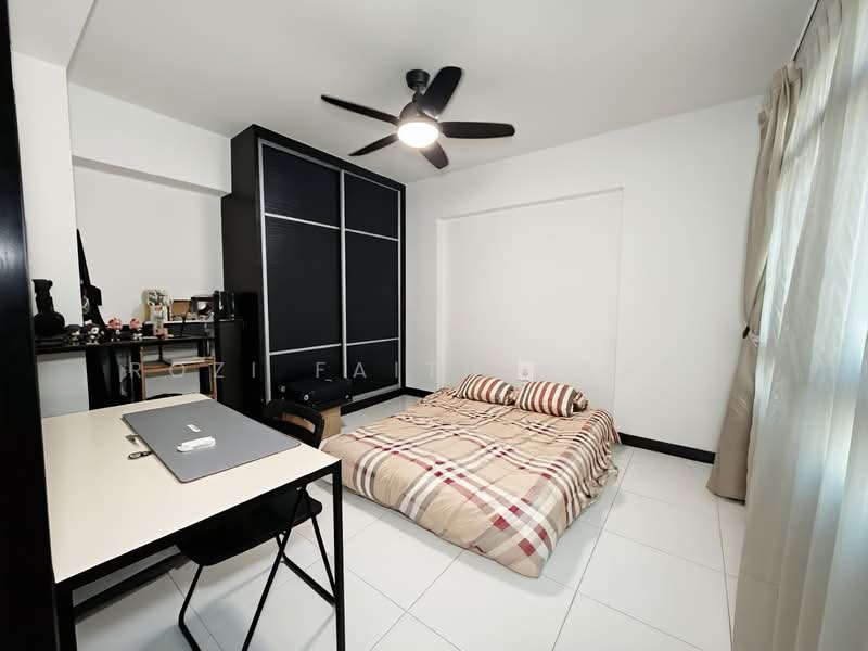 487 Admiralty Link HDB Flat For Sale at S$ 520,000 | PropertyGuru Singapore - Bedroom