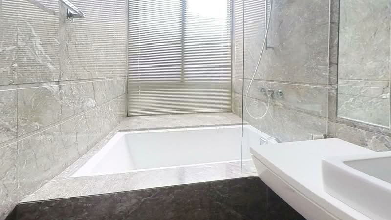 Parkview Eclat Condominium For Sale at S$ 10,800,000 | PropertyGuru Singapore - Bathroom