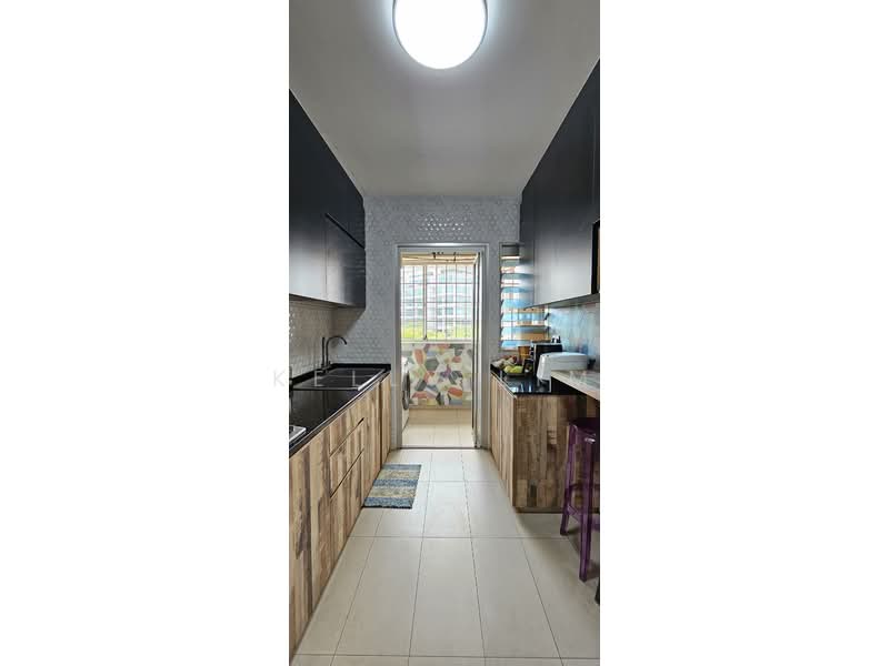 988A Buangkok Green HDB Flat For Sale at S$ 669,999 | PropertyGuru Singapore - Kitchen