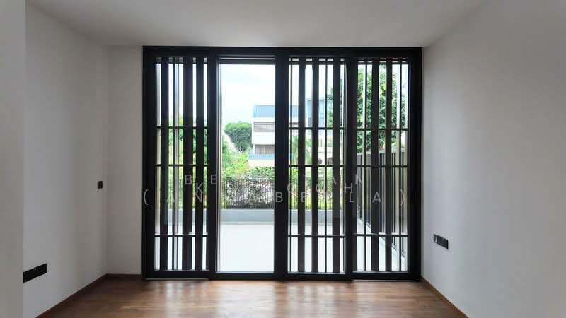 ⭐️⭐️Landed7772 @ D19 Brand New Listing 📞 Terrace Kovan Ready Move In Corner Terrace For Sale at S$ 5,980,000 | PropertyGuru Singapore - Balcony