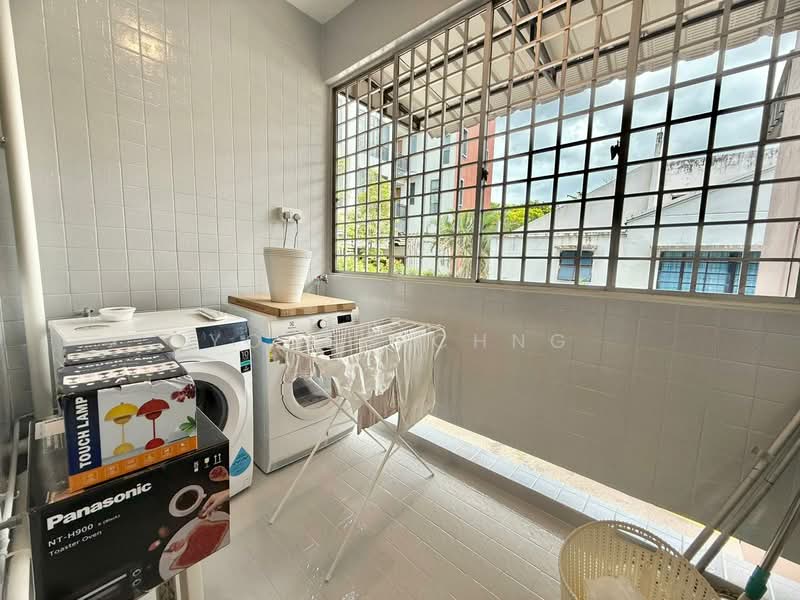 148 Pasir Panjang Road, , Room Rental, 200 sqft, Shophouse For Rent, by Young Chng, 500091826 - Balcony - PropertyGuru.com.sg