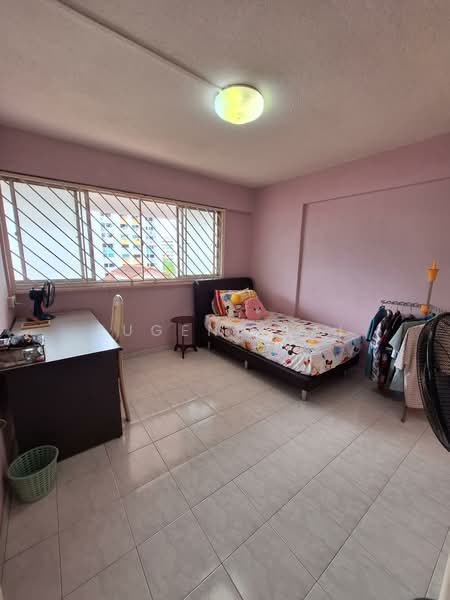 354 Bukit Batok Street 31 HDB Flat For Sale at S$ 848,888 | PropertyGuru Singapore - Bedroom