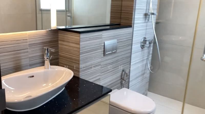 Kallang Riverside, 51 Kampong Bugis, 2 Bedrooms, 1,001 sqft, Condominium For Rent, by Eunice Chong, 500091830 - Bathroom - PropertyGuru.com.sg