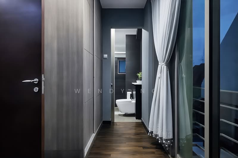 Call *8722*0001*.Beautifully renovated Corner Terrace. Near MyVillage., Chuan Drive, 7 Bedrooms, 3,950 sqft, Corner Terrace For Sale, by Wendy Ng, 500091846 - Corridor - PropertyGuru.com.sg