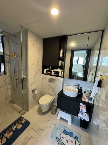 LIV @ MB Condominium For Sale at S$ 2,450,000 | PropertyGuru Singapore - Master Bathroom