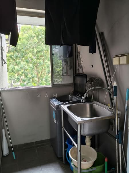 The Florida Condominium For Sale at S$ 1,650,000 | PropertyGuru Singapore - Balcony