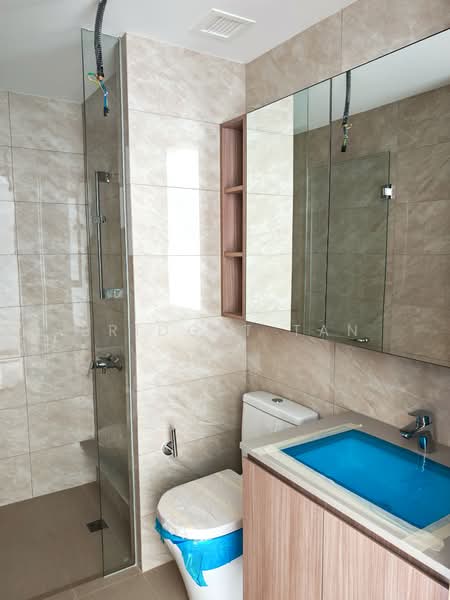 The Botany at Dairy Farm Condominium For Sale at S$ 1,750,000 | PropertyGuru Singapore - Common Bathroom