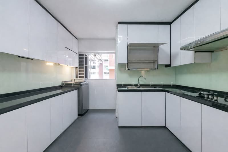 641 Bedok Reservoir Road HDB Flat For Sale at S$ 950,000 | PropertyGuru Singapore - Kitchen