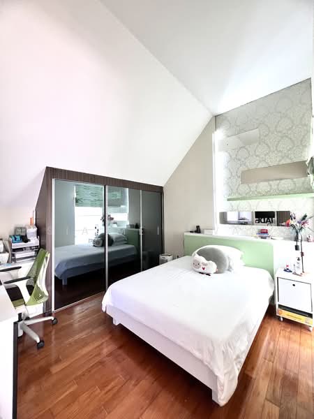 The greenwood Cluster House For Sale at S$ 3,656,500 | PropertyGuru Singapore - Bedroom
