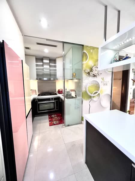 The greenwood Cluster House For Sale at S$ 3,656,500 | PropertyGuru Singapore - Kitchen