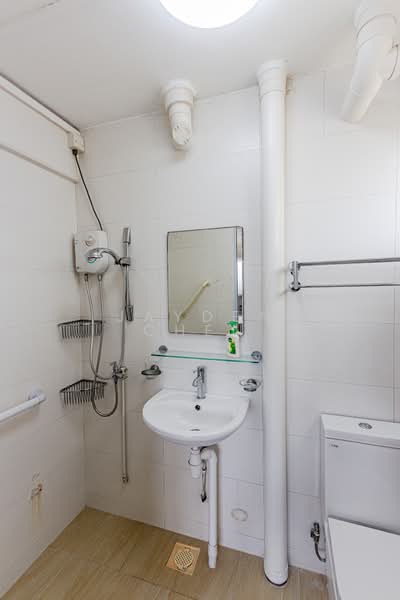 103 Ah Hood Road HDB Flat For Sale at S$ 850,000 | PropertyGuru Singapore - Bathroom