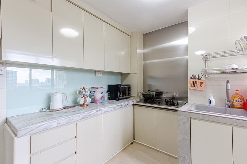 103 Ah Hood Road HDB Flat For Sale at S$ 850,000 | PropertyGuru Singapore - Kitchen