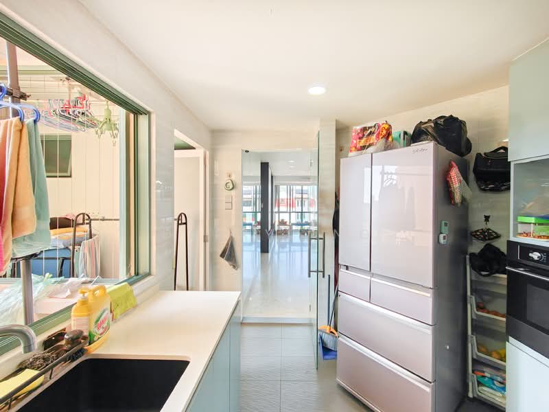 Yew Mei Green Condominium For Sale at S$ 1,250,000 | PropertyGuru Singapore - Kitchen
