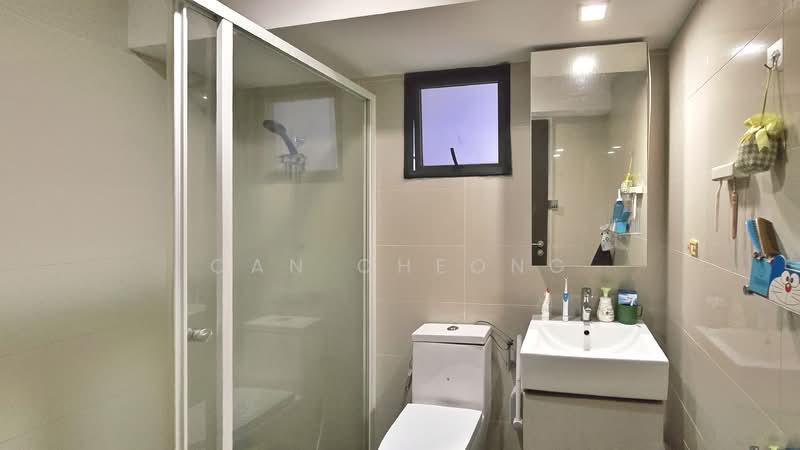 311C Clementi Avenue 4 HDB Flat For Sale at S$ 1,138,000 | PropertyGuru Singapore - Bathroom