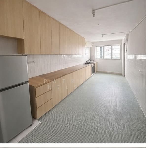10 Eunos Crescent HDB Flat For Sale at S$ 608,000 | PropertyGuru Singapore - Kitchen