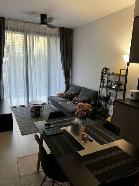 Park Colonial Condominium For Sale at S$ 1,499,000 | PropertyGuru Singapore - Living Room