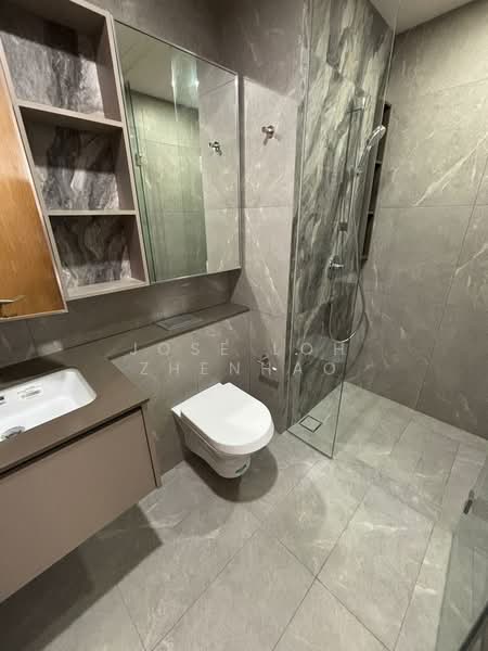 Penrose Condominium For Sale at S$ 1,800,000 | PropertyGuru Singapore - Bathroom