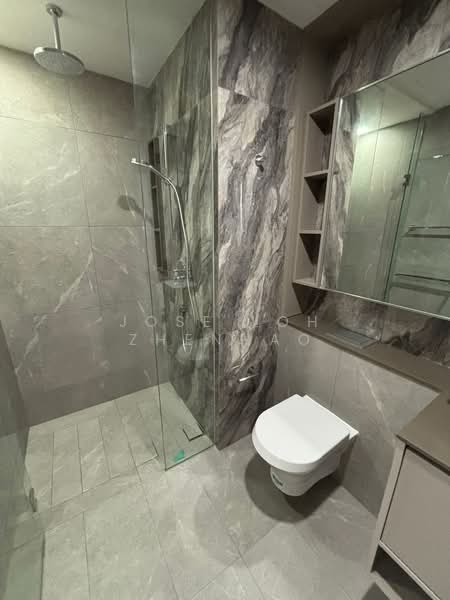 Penrose Condominium For Sale at S$ 1,800,000 | PropertyGuru Singapore - Bathroom