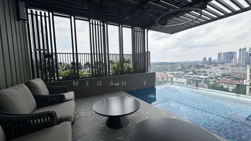 Sanctuary @ Newton, 2 Surrey Rd, 2 Bedrooms, 807 sqft, Condominium For Rent, by Megan Tan, 500091988 - Sky pool with breathtaking views  - PropertyGuru.com.sg