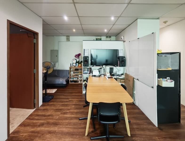 Redhill Forum, 16 Jalan Kilang Timor, 969 sqft, Light Industrial (B1) For Sale, by Ryan Lee, 500091990 - Meeting Room - CommercialGuru.com.sg