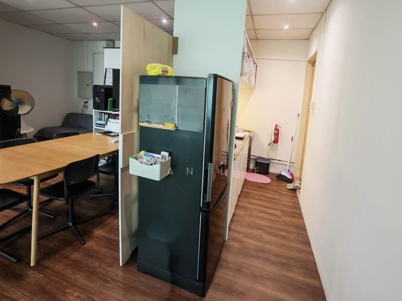 Redhill Forum, 16 Jalan Kilang Timor, 969 sqft, Light Industrial (B1) For Sale, by Ryan Lee, 500091990 - Pantry - CommercialGuru.com.sg