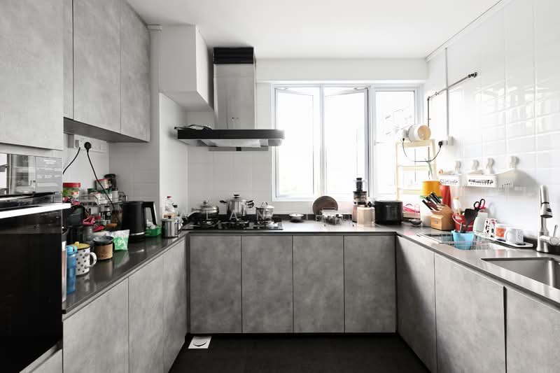 Lutheran Towers Apartment For Sale at S$ 2,590,000 | PropertyGuru Singapore - Kitchen