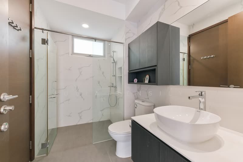 Thomson Garden Estate Semi-Detached House For Sale at S$ 7,500,000 | PropertyGuru Singapore - Top Level: Bathroom
