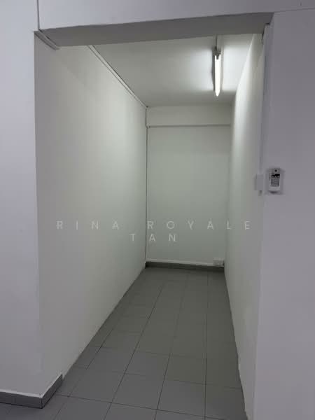 620 Hougang Avenue 8, 620 Hougang Avenue 8, 2 Bedrooms, 743 sqft, HDB Flat For Rent, by Rina Royale Tan, 500092011 - Corridor - PropertyGuru.com.sg