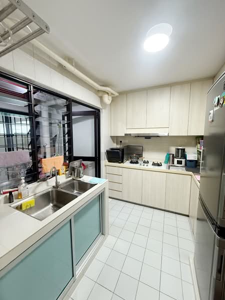 520 Woodlands Drive 14 HDB Flat For Sale at S$ 618,000 | PropertyGuru Singapore - Kitchen