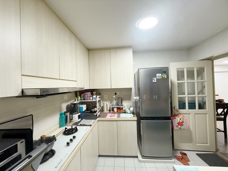 520 Woodlands Drive 14 HDB Flat For Sale at S$ 618,000 | PropertyGuru Singapore - Kitchen