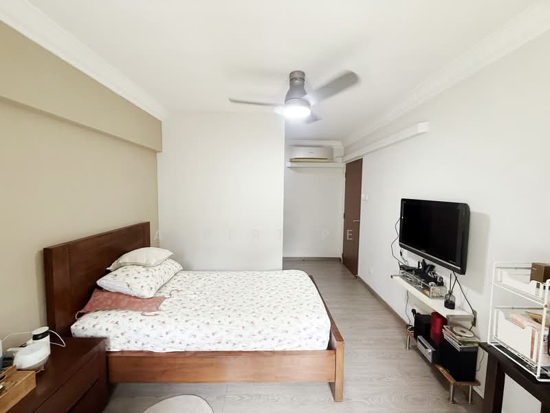 520 Woodlands Drive 14 HDB Flat For Sale at S$ 618,000 | PropertyGuru Singapore - Bedroom