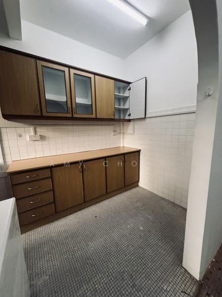 Rainbow Mansions, 122 - 128B, Grange Road, Tanglin / Holland / Bukit Timah, 3 Bedrooms, 1,500 sqft, Condominium For Rent, by Amy Chong, 500092043 - Kitchen - PropertyGuru.com.sg