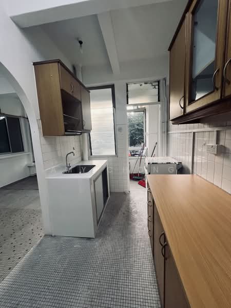Rainbow Mansions, 122 - 128B, Grange Road, Tanglin / Holland / Bukit Timah, 3 Bedrooms, 1,500 sqft, Condominium For Rent, by Amy Chong, 500092043 - Kitchen - PropertyGuru.com.sg