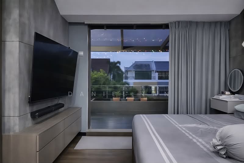 Corner Terrace in Serangoon Garden | Well-Maintained & Move-In Ready Corner Terrace For Sale at S$ 3,880,000 | PropertyGuru Singapore