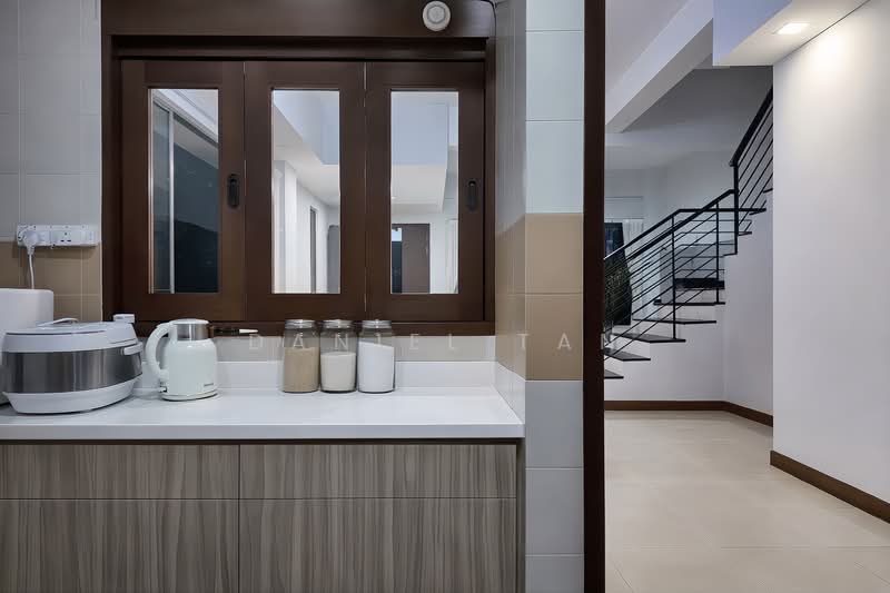 Corner Terrace in Serangoon Garden | Well-Maintained & Move-In Ready Corner Terrace For Sale at S$ 3,880,000 | PropertyGuru Singapore - Kitchen