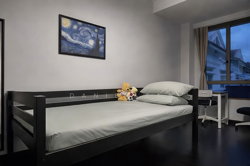 Corner Terrace in Serangoon Garden | Well-Maintained & Move-In Ready Corner Terrace For Sale at S$ 3,880,000 | PropertyGuru Singapore - Bedroom