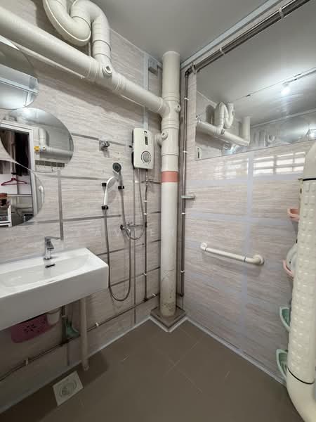 708 Choa Chu Kang Street 53, 708 Choa Chu Kang Street 53, Room Rental, 120 sqft, HDB Flat For Rent, by Xavier Ng, 500092051 - Bathroom - PropertyGuru.com.sg