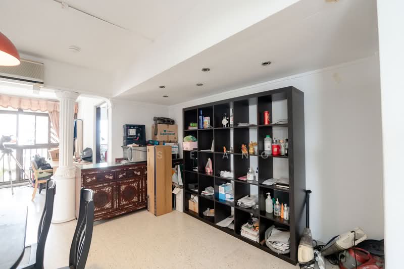 106 Spottiswoode Park Road HDB Flat For Sale at S$ 918,000 | PropertyGuru Singapore - Living Room