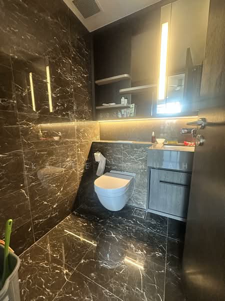 Neu at Novena, 27 Moulmein Rise, 2 Bedrooms, 646 sqft, Condominium For Sale, by Kaleen Chuah, 500092063 - Bathroom - PropertyGuru.com.sg