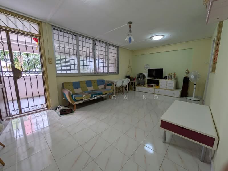 332 Serangoon Avenue 3 HDB Flat For Sale at S$ 698,000 | PropertyGuru Singapore - Living Room