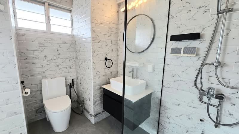 27 Ghim Moh Link HDB Flat For Sale at S$ 560,000 | PropertyGuru Singapore - Bathroom