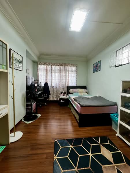 351 Tampines Street 33 HDB Flat For Sale at S$ 770,000 | PropertyGuru Singapore - Bedroom